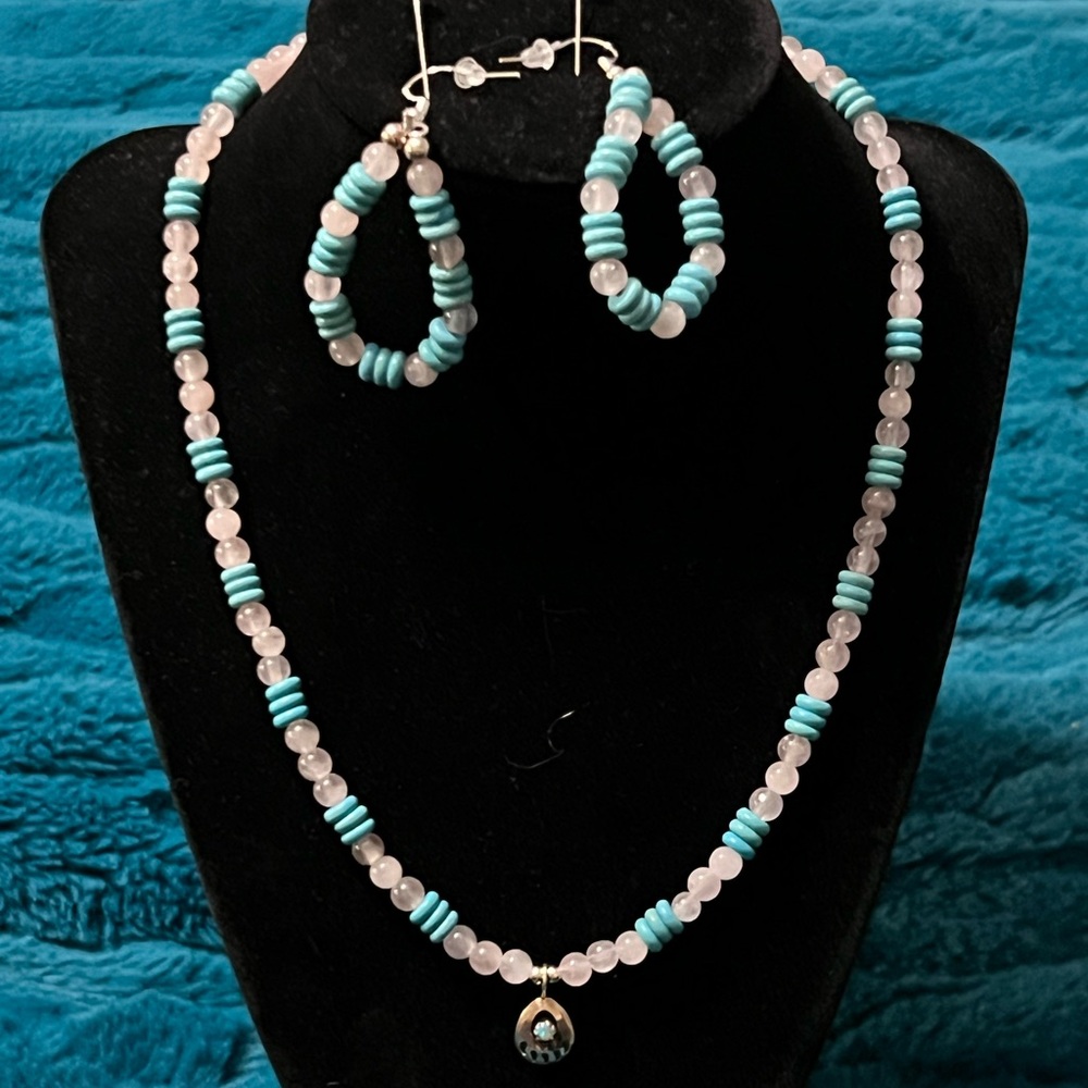 Elegant Turquoise and Rose Quarts Beaded Necklace with matching Earrings